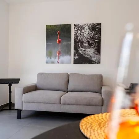 아파트 Air Bumble Bee